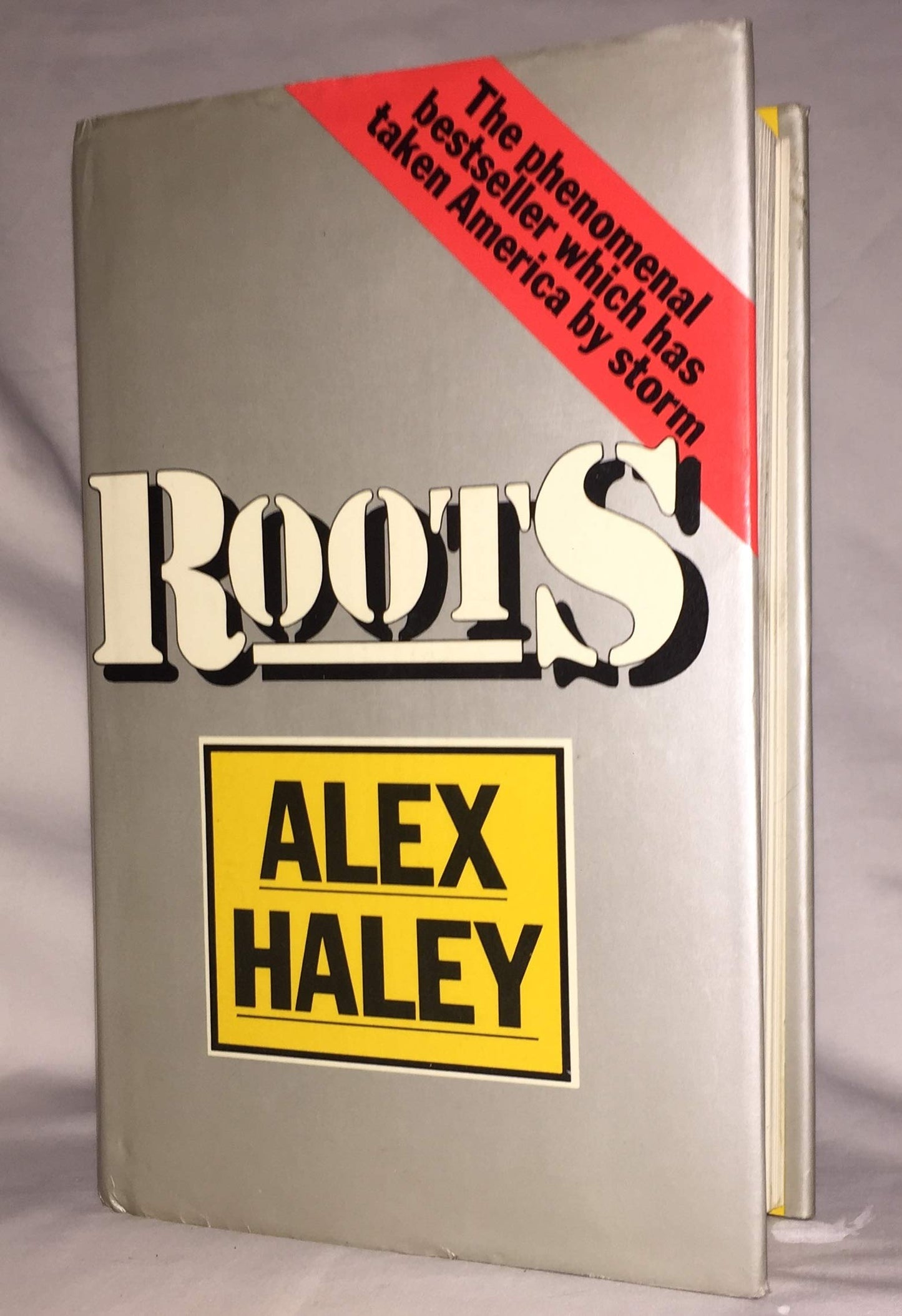 Roots: The Saga of an American Family (Modern Classics)