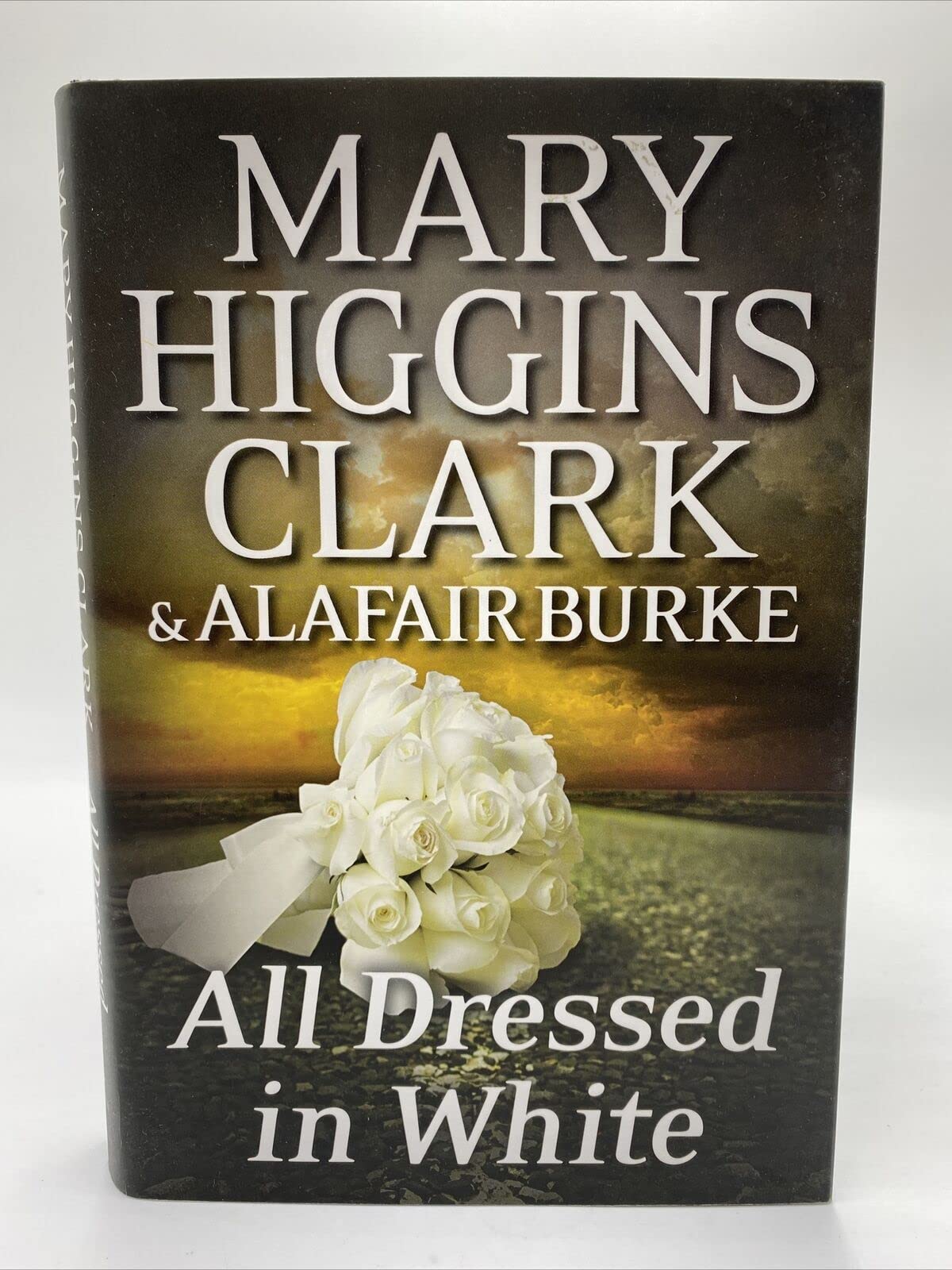 All Dressed in White: An Under Suspicion Novel - 9431