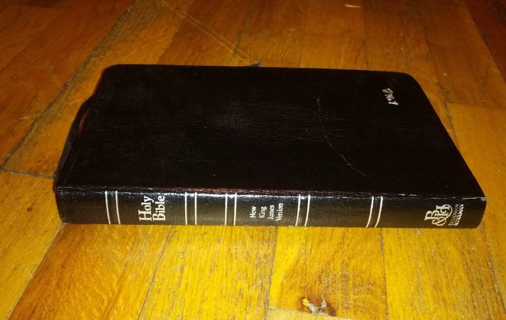 NKJV UltraThin Reference Bible (Black Bonded Leather)