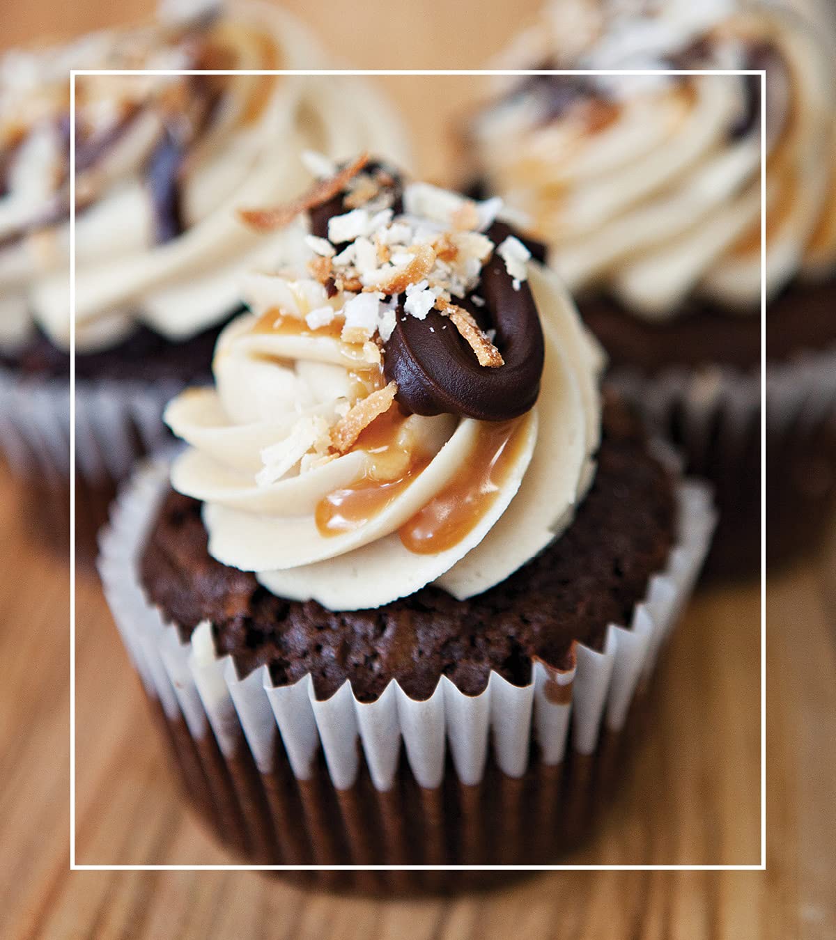One Sweet Cupcake: Professional Decorating and Recipe Secrets Made Easy