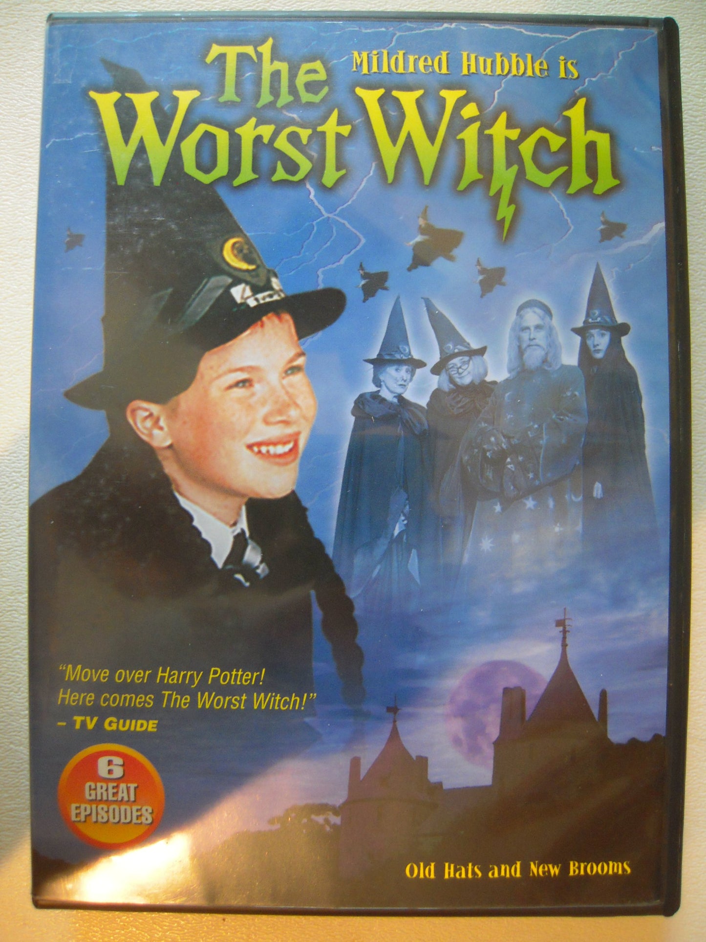 Worst Witch. Old Hats and New Brooms. [DVD] - 594